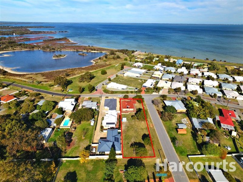 Photo - 25 Nairn Road, Coodanup WA 6210 - Image 18