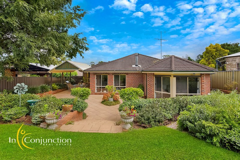 Photo - 25 Nancy Place, Galston NSW 2159 - Image 2