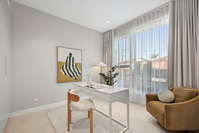 Photo - 25 Narelle Crescent, Greenacre NSW 2190 - Image 8