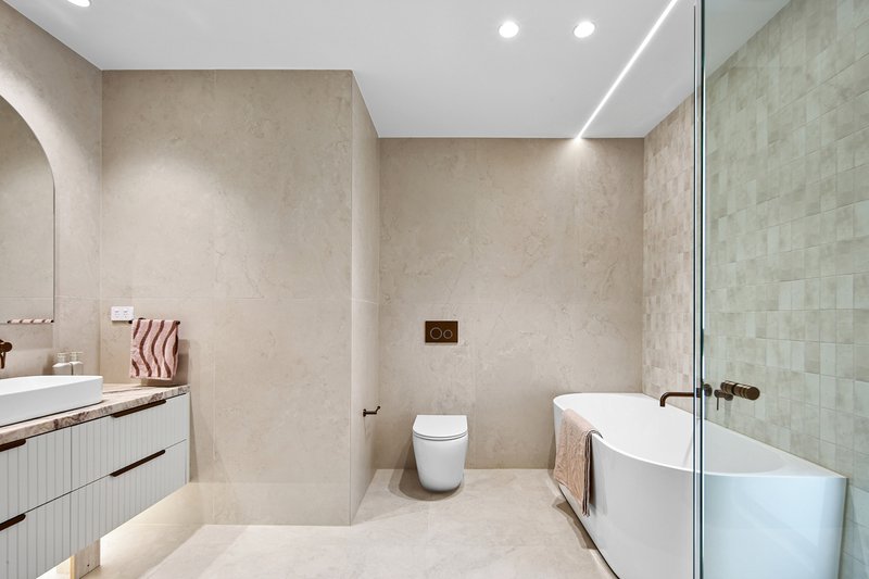Photo - 25 Narelle Crescent, Greenacre NSW 2190 - Image 12