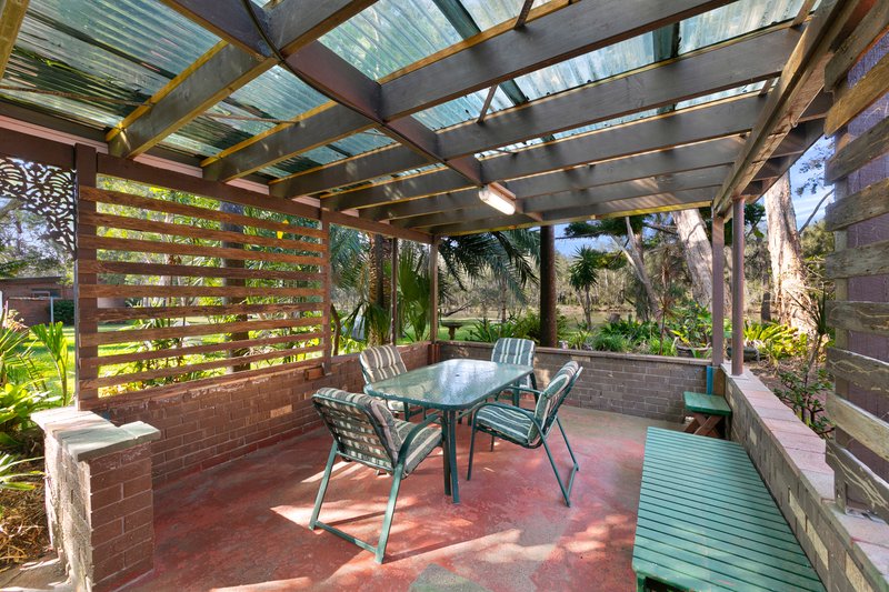 Photo - 25 Natuna Avenue, Budgewoi NSW 2262 - Image 11