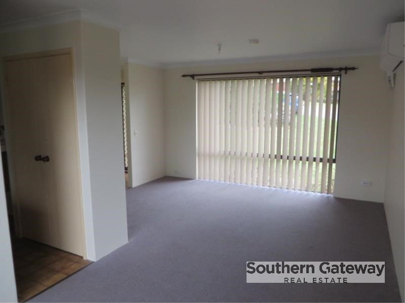 Photo - 25 Newstead Crescent, Parmelia WA 6167 - Image 3