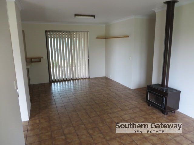 Photo - 25 Newstead Crescent, Parmelia WA 6167 - Image 7