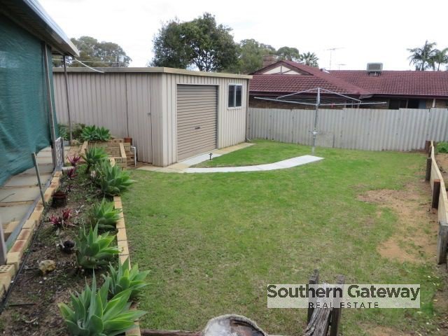 Photo - 25 Newstead Crescent, Parmelia WA 6167 - Image 9