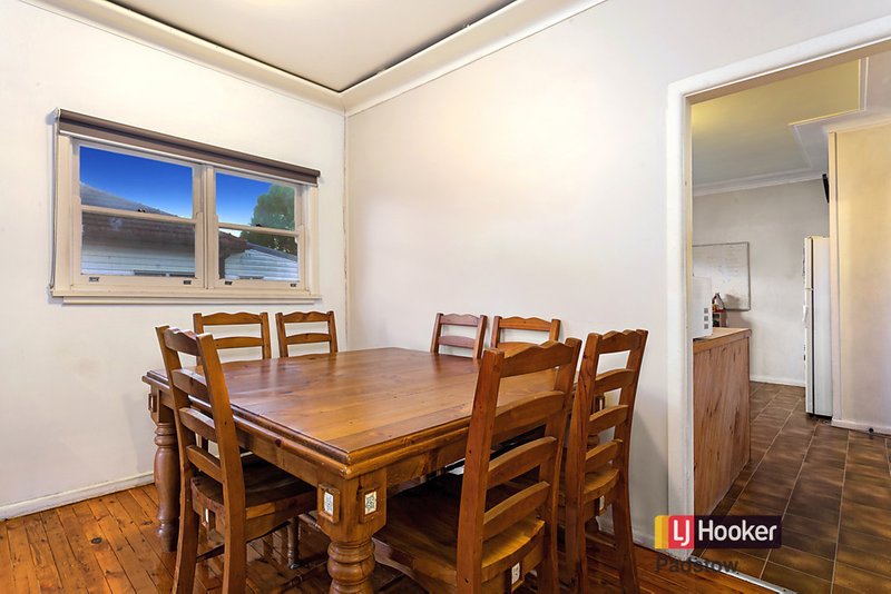 Photo - 25 Nichols Avenue, Revesby NSW 2212 - Image 5