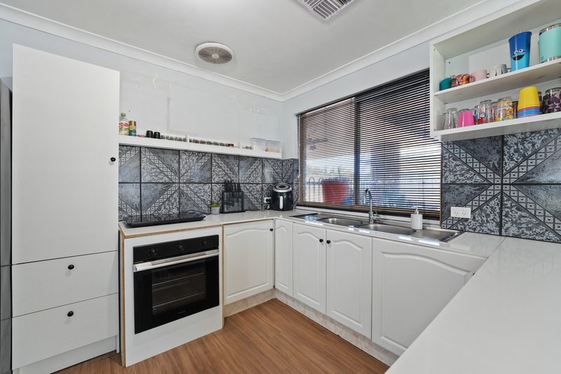 Photo - 25 Nightingale Way, Warnbro WA 6169 - Image 9