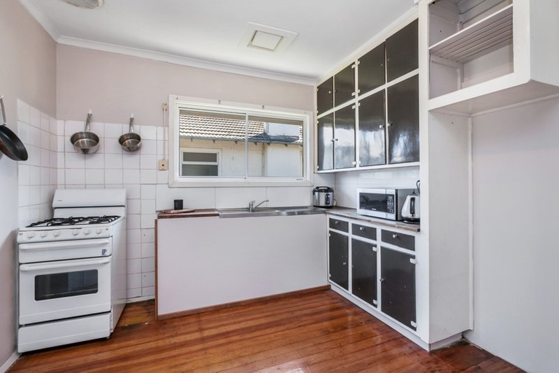 Photo - 25 Nisbett Street, Reservoir VIC 3073 - Image 5