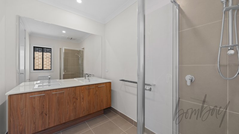 Photo - 25 Nitraria Street, Mickleham VIC 3064 - Image 10