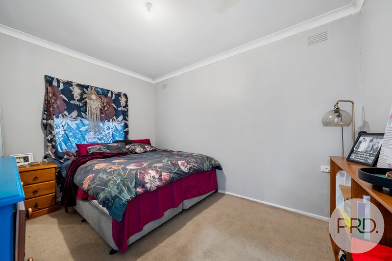 Photo - 25 Nixon Crescent, Tolland NSW 2650 - Image 6