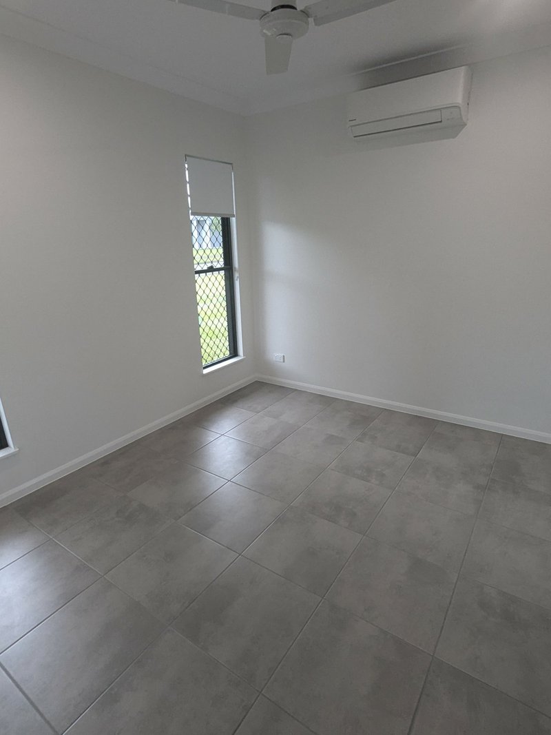 Photo - 25 Noipo Crescent, Redlynch QLD 4870 - Image 7
