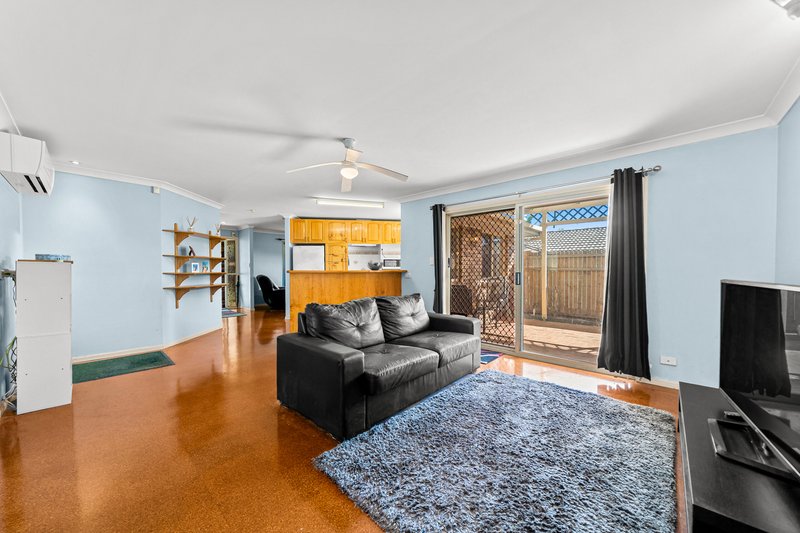 Photo - 25 Noosa Court, Hillcrest QLD 4118 - Image 12