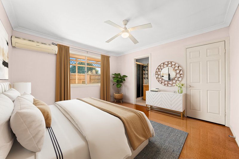 Photo - 25 Noosa Court, Hillcrest QLD 4118 - Image 16