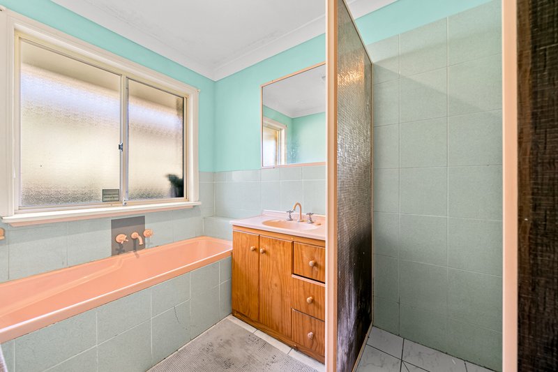 Photo - 25 Noosa Court, Hillcrest QLD 4118 - Image 17