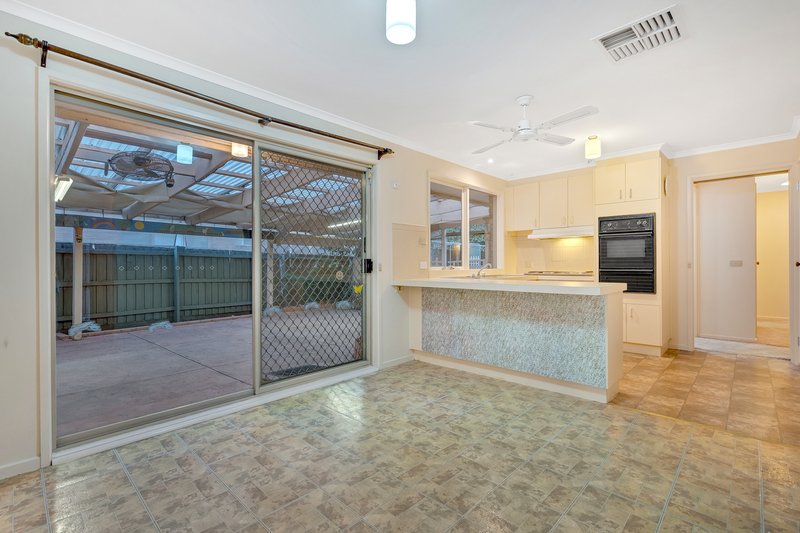 Photo - 25 Northleigh Avenue, Craigieburn VIC 3064 - Image 6