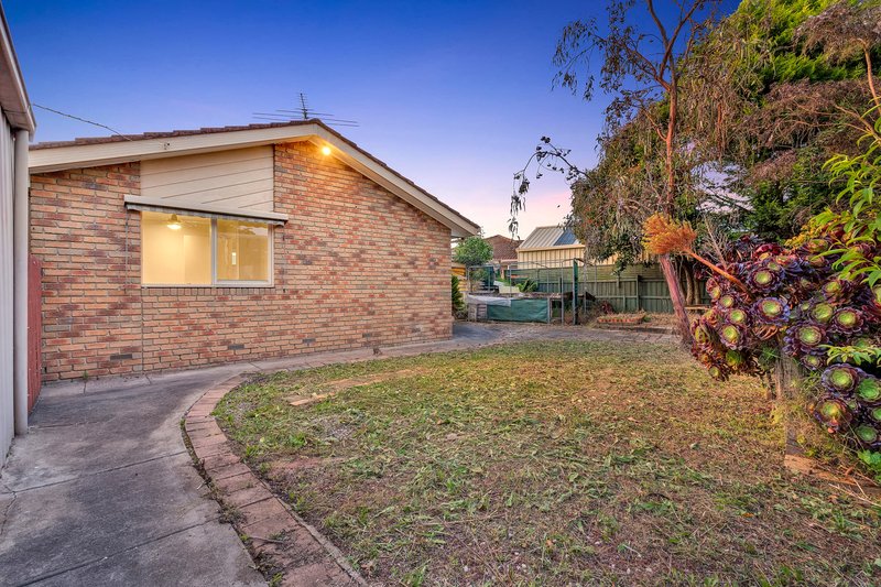 Photo - 25 Northleigh Avenue, Craigieburn VIC 3064 - Image 19