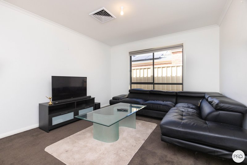 Photo - 25 Oasis Boulevard, Mildura VIC 3500 - Image 3