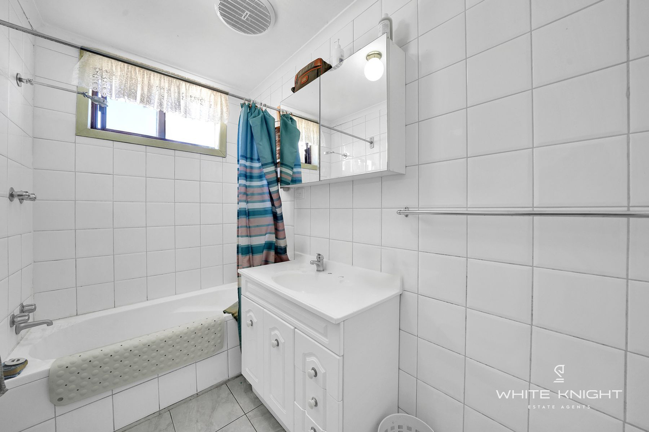 3-bedroom house at 25 OBERON AVENUE, St Albans VIC 3021, , Victoria