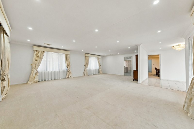 Photo - 25 Onkaparinga Crescent, Kaleen ACT 2617 - Image 5