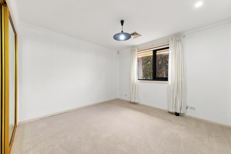Photo - 25 Onkaparinga Crescent, Kaleen ACT 2617 - Image 11