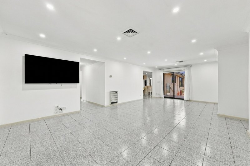 Photo - 25 Onkaparinga Crescent, Kaleen ACT 2617 - Image 18