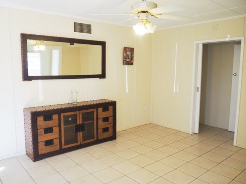 Photo - 25 Opal Street, Mount Isa QLD 4825 - Image 4