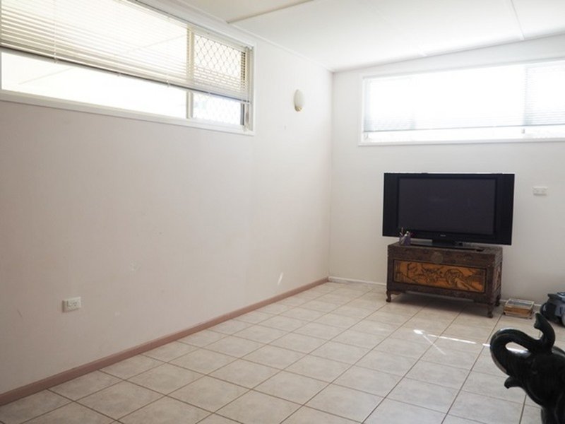 Photo - 25 Opal Street, Mount Isa QLD 4825 - Image 6