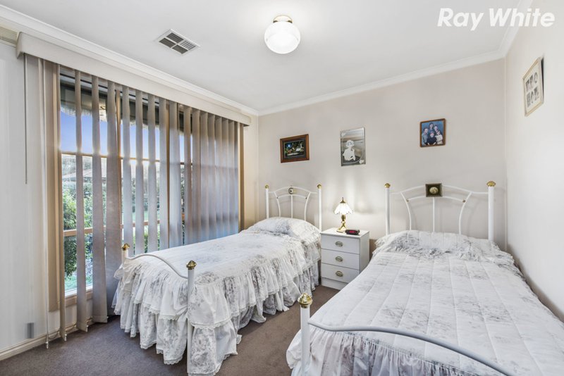 Photo - 25 Oploo Court, Dingley Village VIC 3172 - Image 9