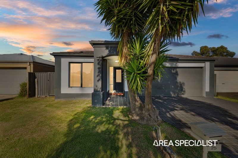 Photo - 25 Orchard Valley, Pakenham VIC 3810 - Image 2