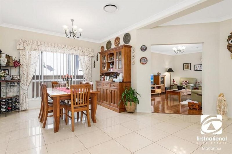 Photo - 25 Orlando Crescent, Voyager Point NSW 2172 - Image 5