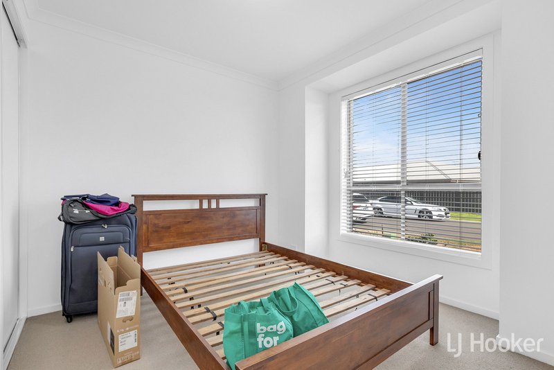 Photo - 25 Ornata Street, Munno Para SA 5115 - Image 7