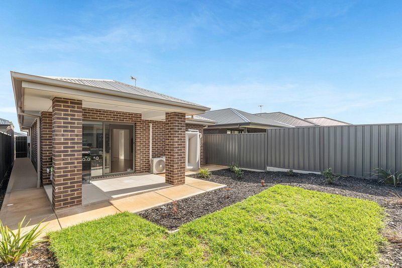 Photo - 25 Ornata Street, Munno Para SA 5115 - Image 11