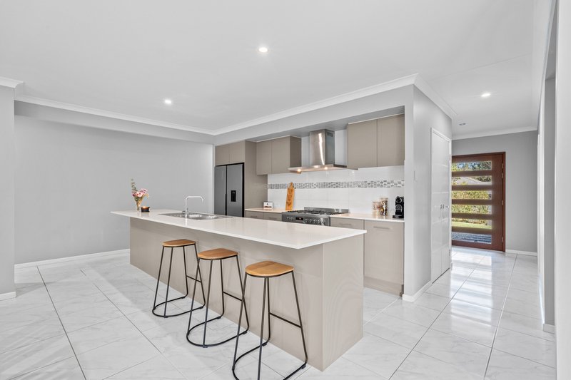 Photo - 25 Outlook Crescent, Flagstone QLD 4280 - Image 4