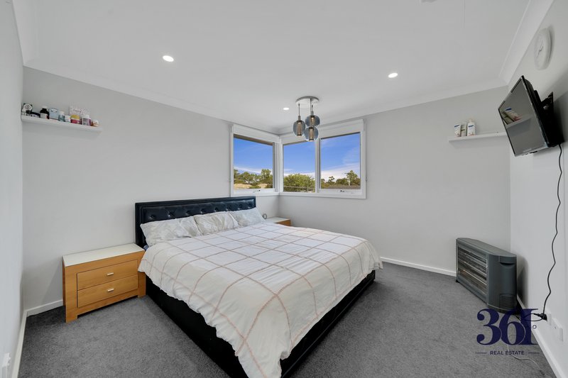 Photo - 25 Palmerston Street, Melton VIC 3337 - Image 11