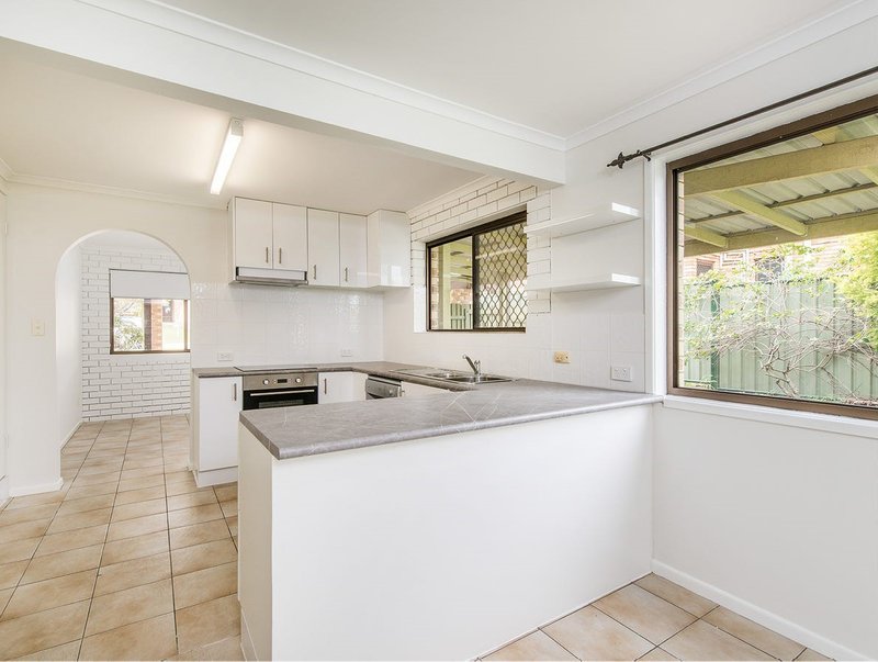 Photo - 25 Panama Street, Wishart QLD 4122 - Image 3