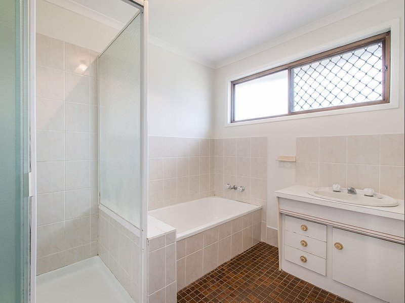 Photo - 25 Panama Street, Wishart QLD 4122 - Image 9