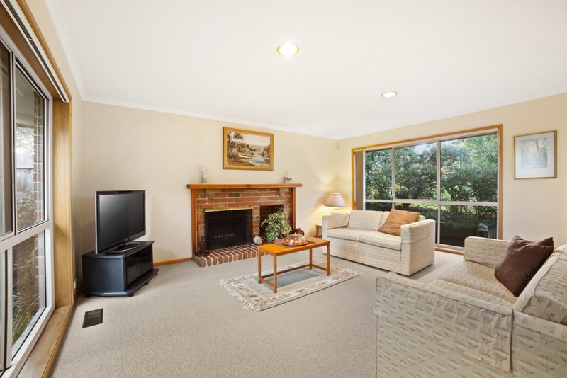 Photo - 25 Patterson Avenue, Burwood VIC 3125 - Image 3