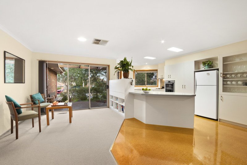 Photo - 25 Patterson Avenue, Burwood VIC 3125 - Image 6