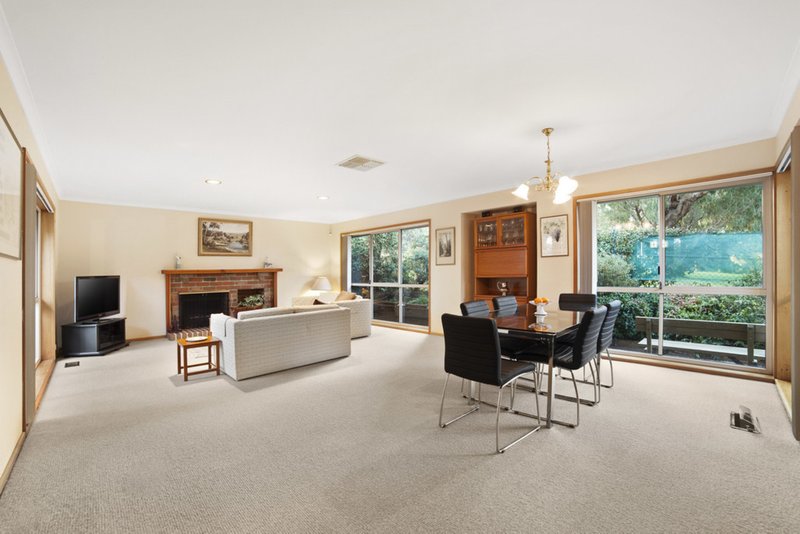 Photo - 25 Patterson Avenue, Burwood VIC 3125 - Image 8