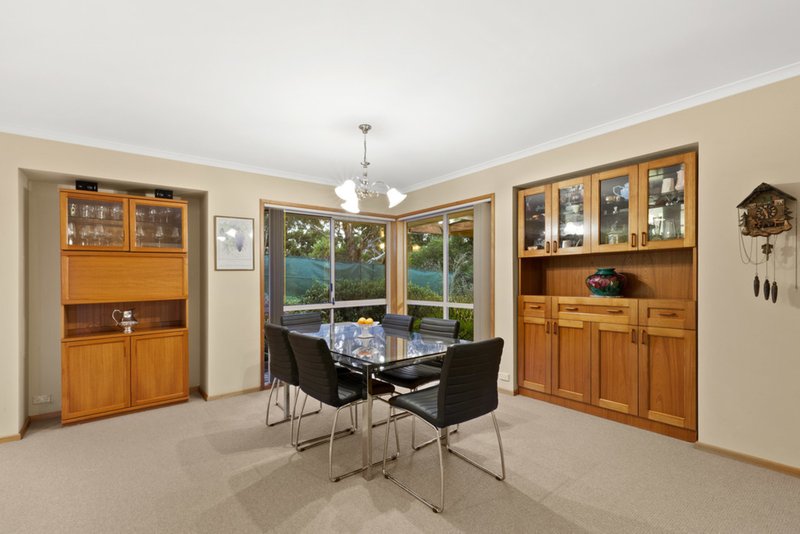 Photo - 25 Patterson Avenue, Burwood VIC 3125 - Image 9