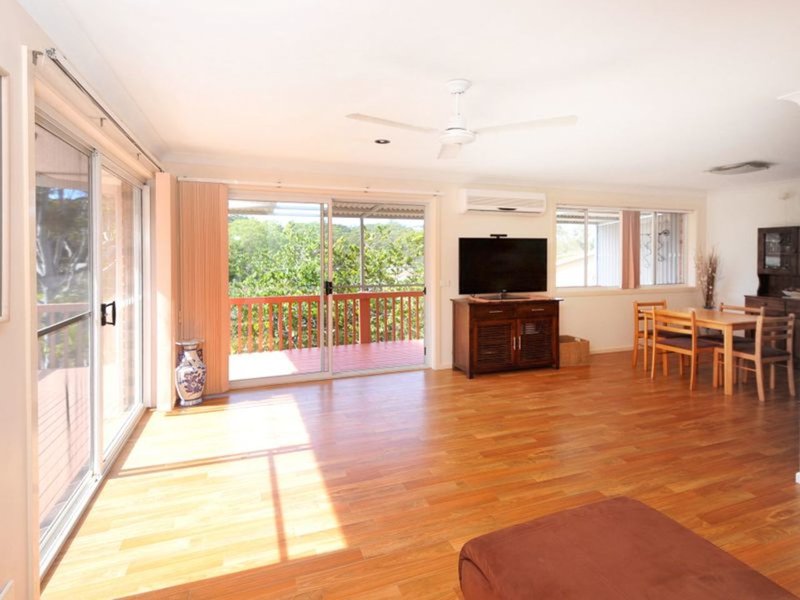 Photo - 2/5 Pearce Drive, Coffs Harbour NSW 2450 - Image 3