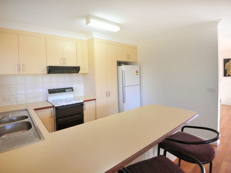 Photo - 2/5 Pearce Drive, Coffs Harbour NSW 2450 - Image 5