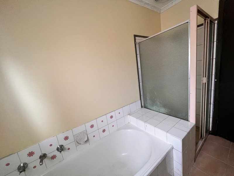 Photo - 25 Pearson Crescent, Coolaroo VIC 3048 - Image 15