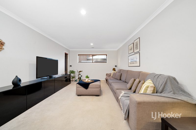 Photo - 25 Peppertree Drive, Point Cook VIC 3030 - Image 10