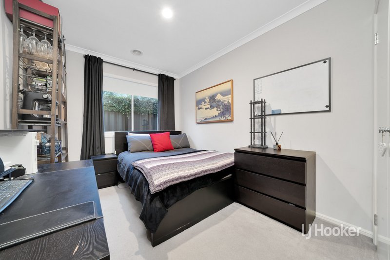 Photo - 25 Peppertree Drive, Point Cook VIC 3030 - Image 19