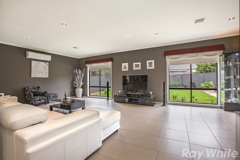 Photo - 25 Perry Street, Mernda VIC 3754 - Image 3