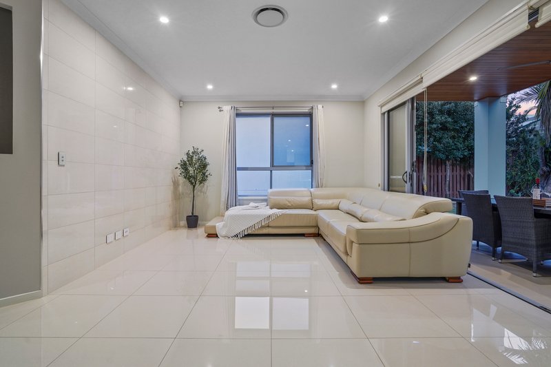 Photo - 25 Phoenix Street, Rochedale QLD 4123 - Image 4