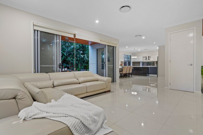 Photo - 25 Phoenix Street, Rochedale QLD 4123 - Image 6