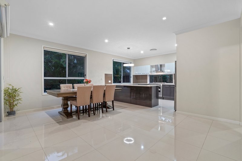 Photo - 25 Phoenix Street, Rochedale QLD 4123 - Image 7
