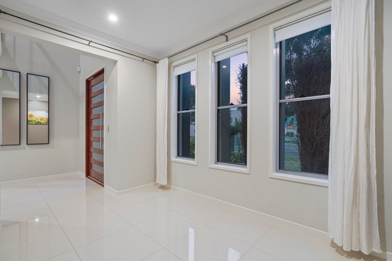 Photo - 25 Phoenix Street, Rochedale QLD 4123 - Image 9