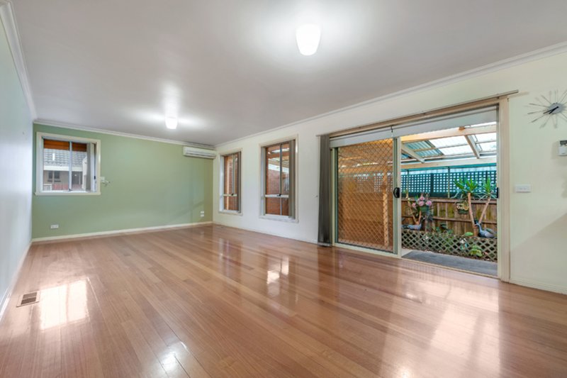 Photo - 2/5 Pickett Street, Reservoir VIC 3073 - Image 6